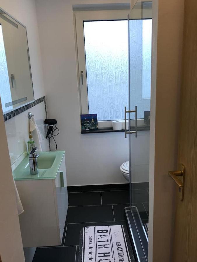 Schoene Grosse Wohnung 2 Schlafzimmer Bis 6 Pax Naehe Stadion Signal Iduna Дортмунд Экстерьер фото