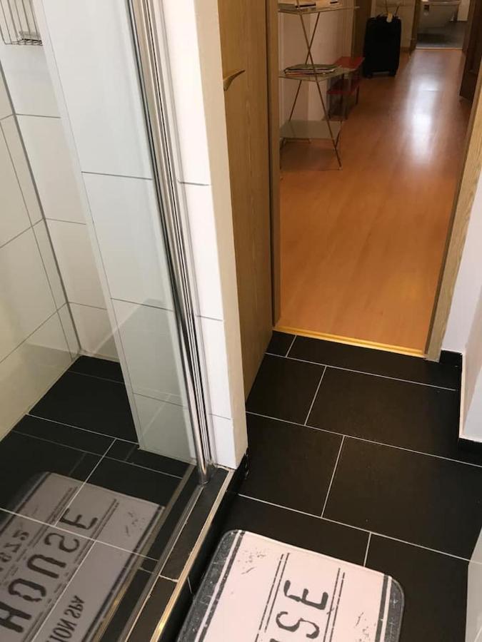 Schoene Grosse Wohnung 2 Schlafzimmer Bis 6 Pax Naehe Stadion Signal Iduna Дортмунд Экстерьер фото